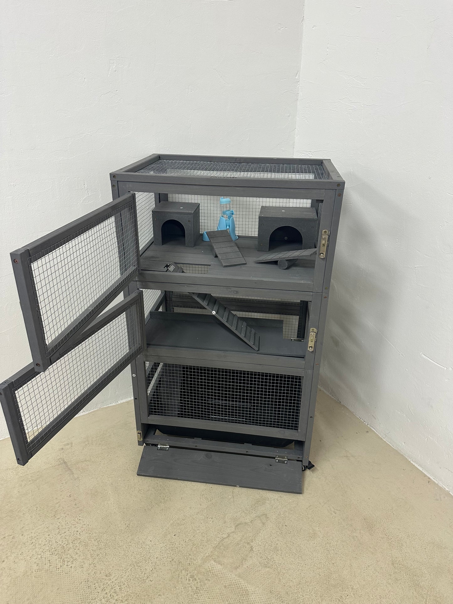 Дървена клетка за гризачи на 4 нива с къщички, люлка, купички за храна, рампи и колелца PawHut