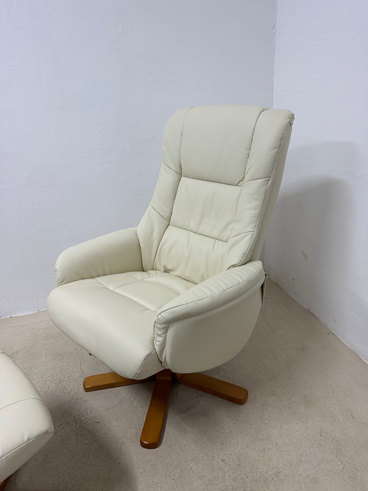 Кожено кресло с табуретка HOMCOM