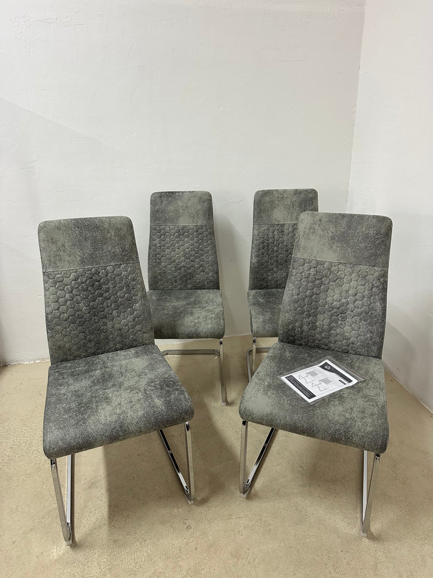 Комплект от 4 трапезарни стола HOMCOM с висока облегалка и кадифена материя